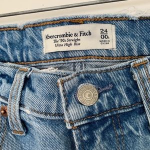 Abercrombie and Fitch The ‘90s Straight Ultra High Rise Jeans
